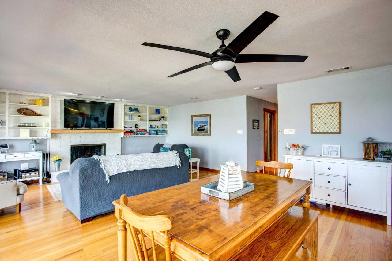 Cedar Creek Lakefront Vacation Rental With Pool Gun Barrel City Exterior foto