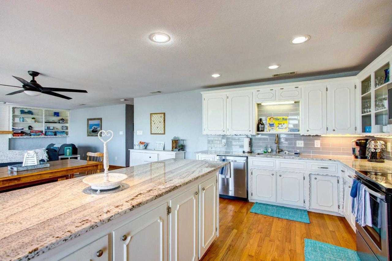 Cedar Creek Lakefront Vacation Rental With Pool Gun Barrel City Exterior foto