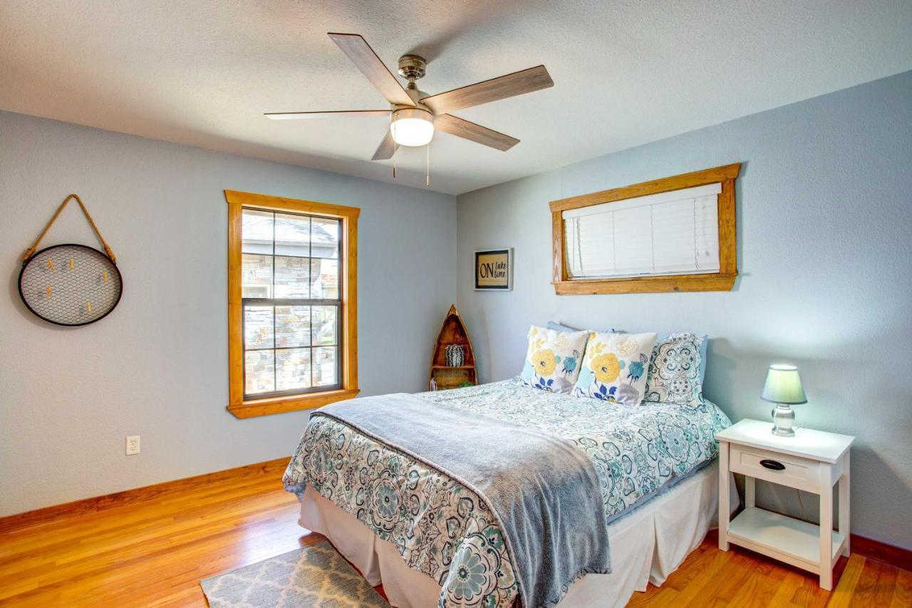 Cedar Creek Lakefront Vacation Rental With Pool Gun Barrel City Exterior foto