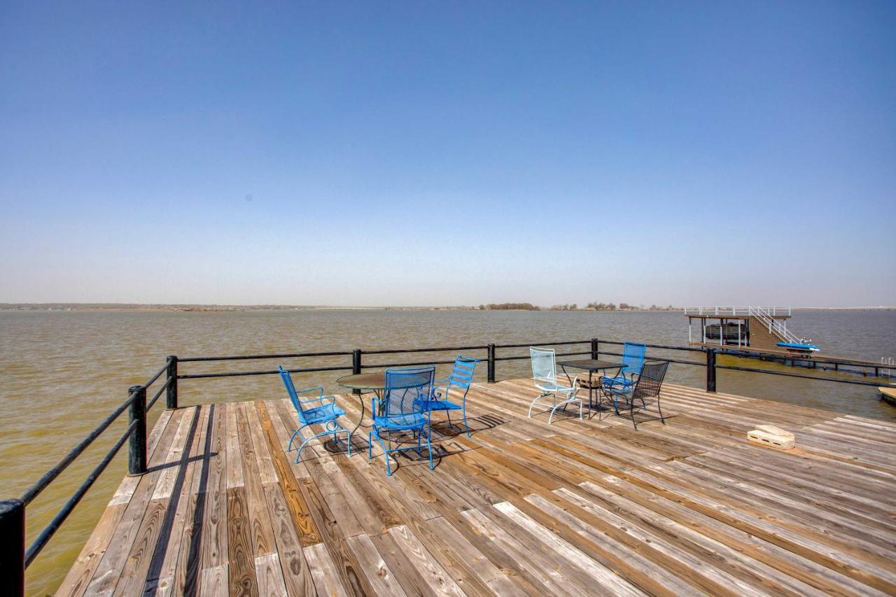Cedar Creek Lakefront Vacation Rental With Pool Gun Barrel City Exterior foto