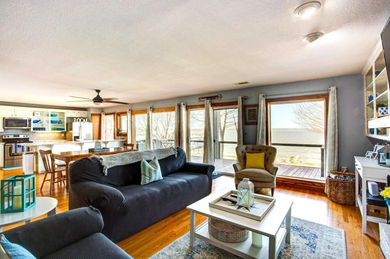 Cedar Creek Lakefront Vacation Rental With Pool Gun Barrel City Exterior foto